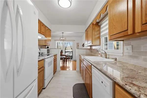 $318,000 | 6915 Northwest 79th Terrace, Kansas City, MO 64152