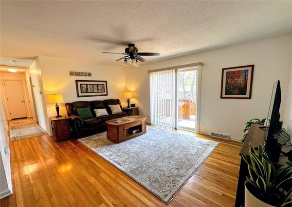 $318,000 | 6915 Northwest 79th Terrace, Kansas City, MO 64152