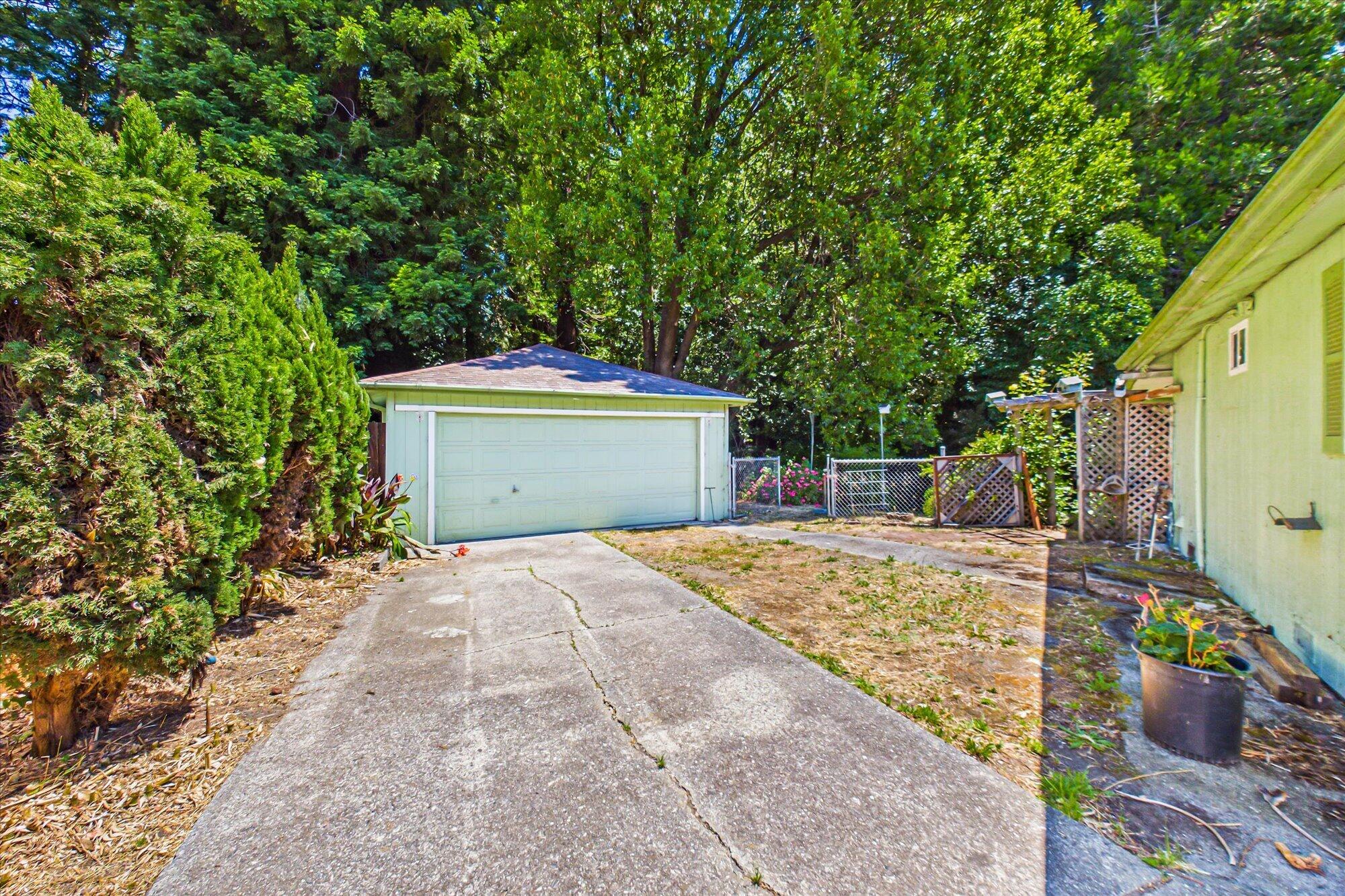 1185 Eeloa Avenue Rio Dell, CA 95562 - Photo 46 of 49