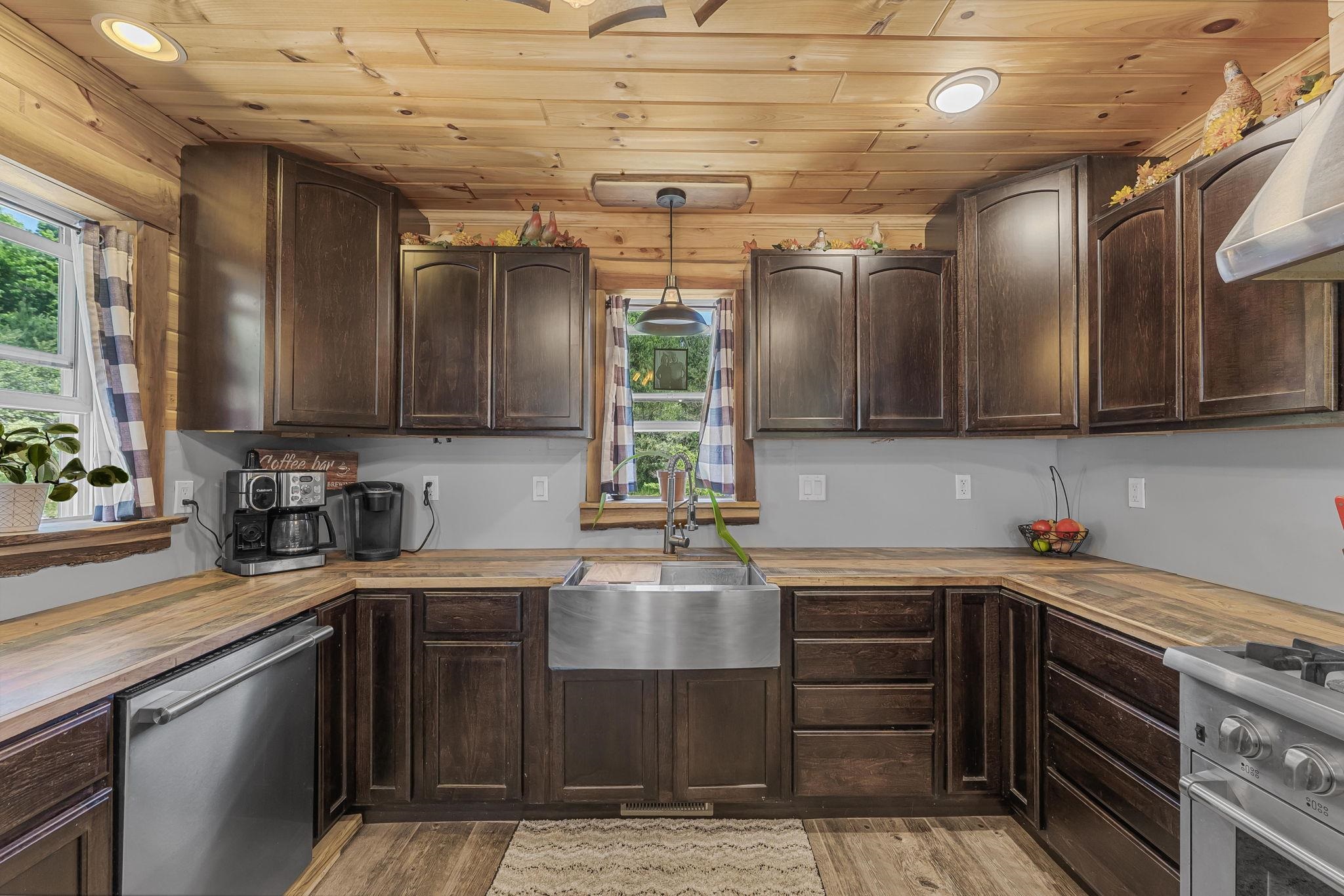 390 South Marshall Road Beulah, MI 49617 - Photo 18 of 83