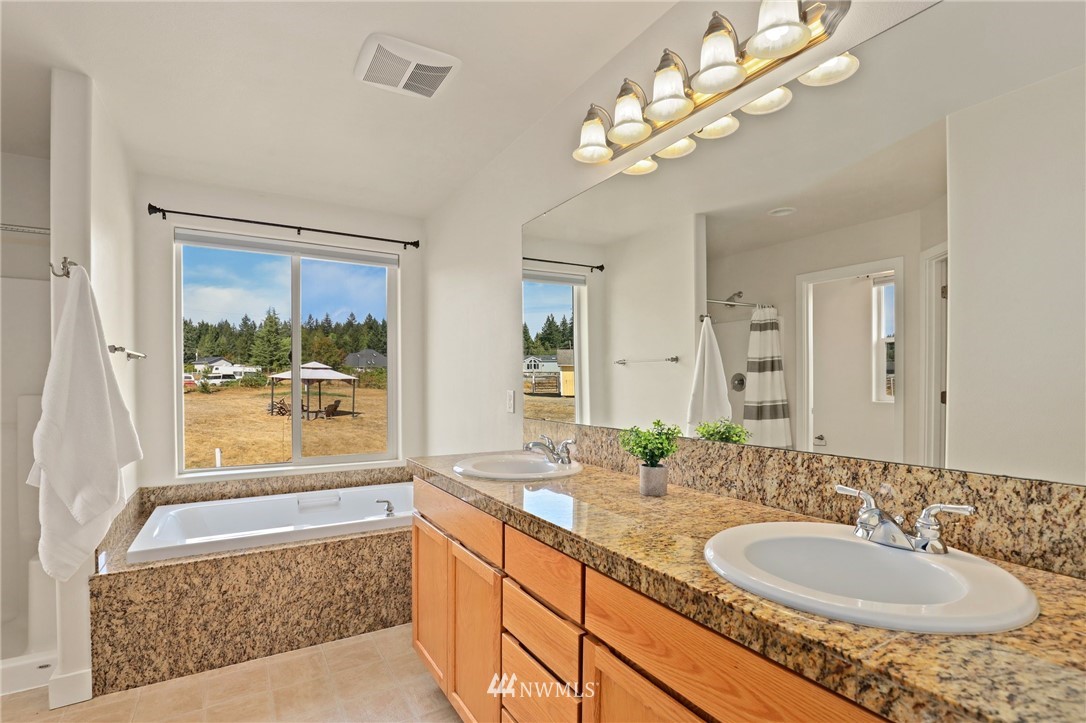 360 Northeast Paulson Road Poulsbo, WA 98370 - Photo 18 of 40 Gallery Image 18
