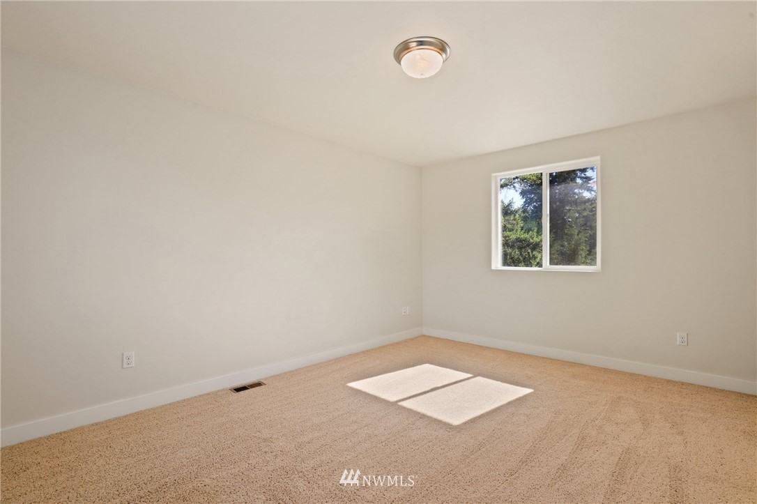 360 Northeast Paulson Road Poulsbo, WA 98370 - Photo 25 of 40 Gallery Image 25