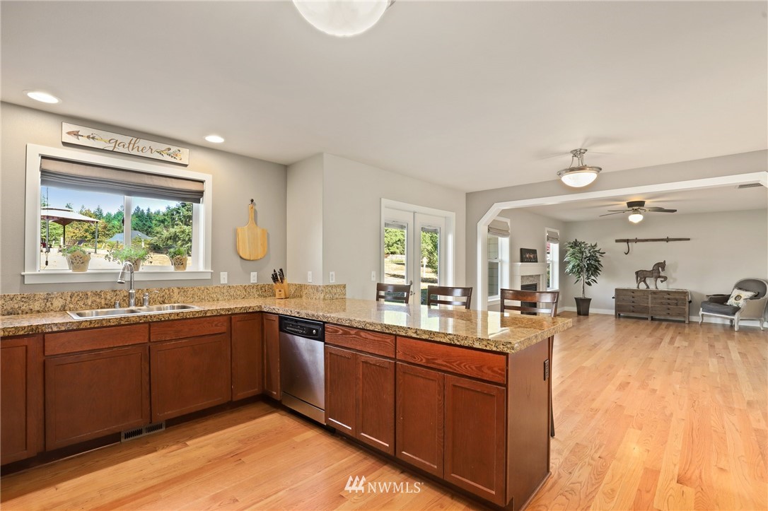 360 Northeast Paulson Road Poulsbo, WA 98370 - Photo 8 of 40 Gallery Image 8