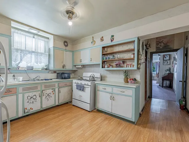 $160,000 | 2951 West 43rd Street, Chicago, IL 60632