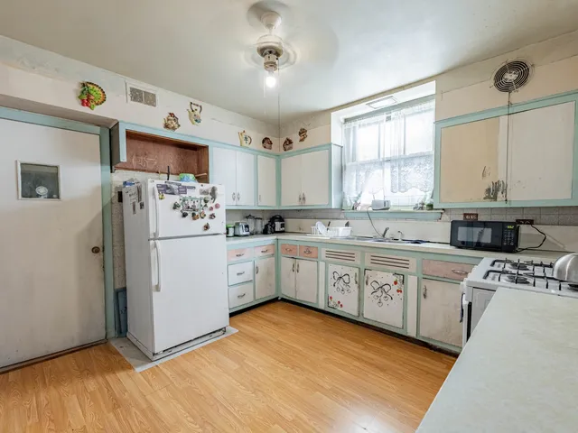 $160,000 | 2951 West 43rd Street, Chicago, IL 60632