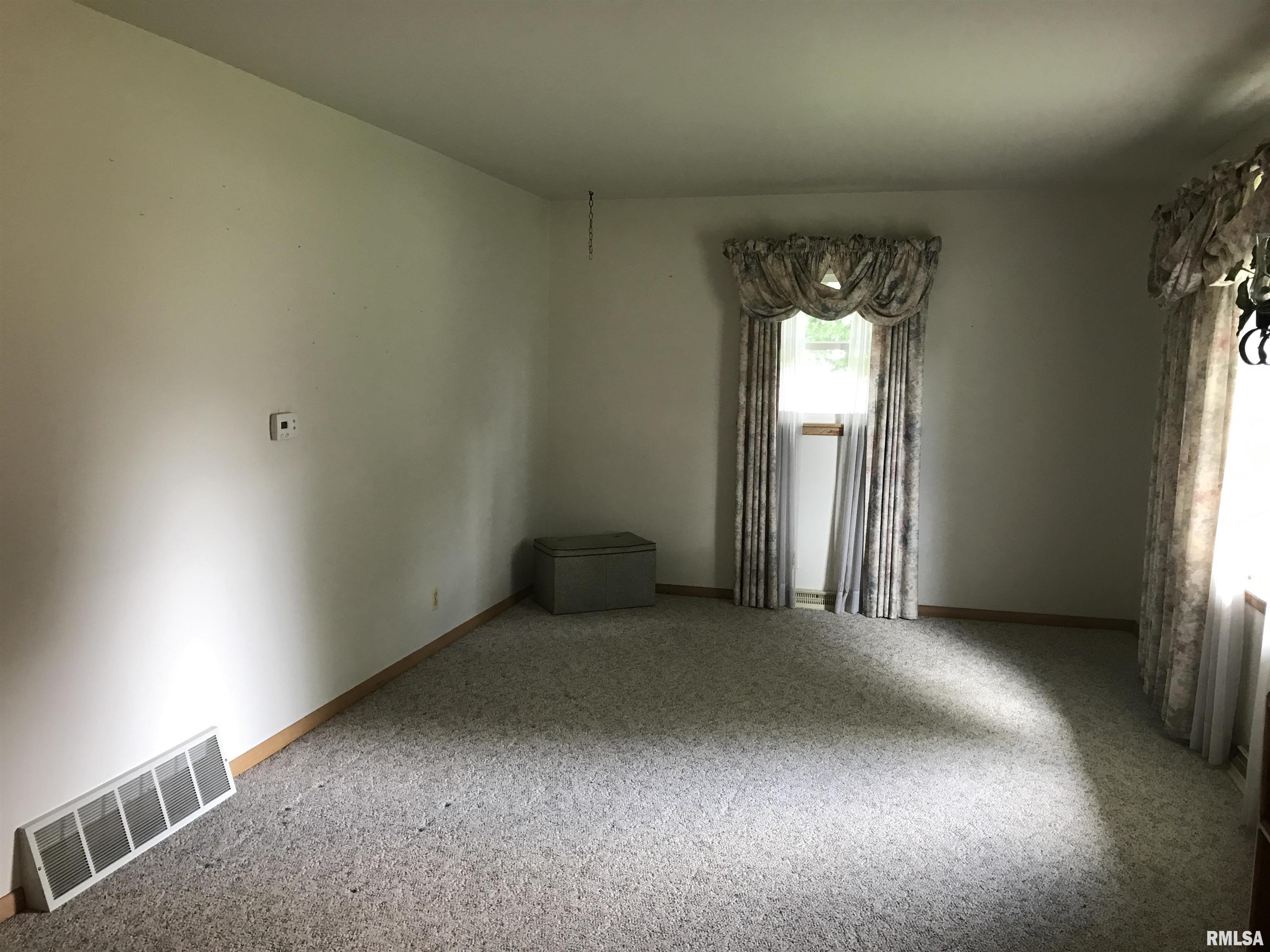 817 Harrison Street Kewanee, IL 61443 - Photo 7 of 29