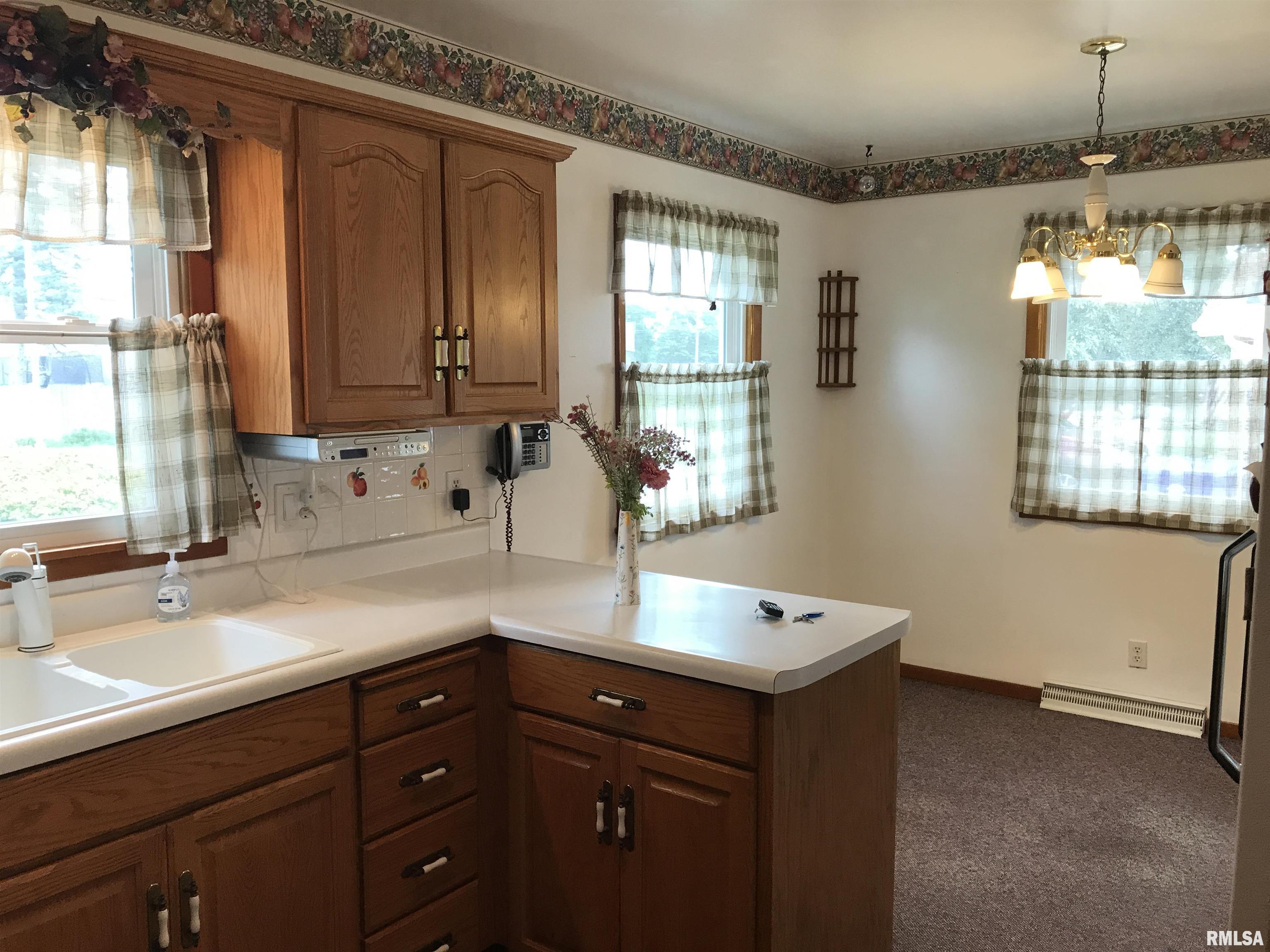 817 Harrison Street Kewanee, IL 61443 - Photo 8 of 29