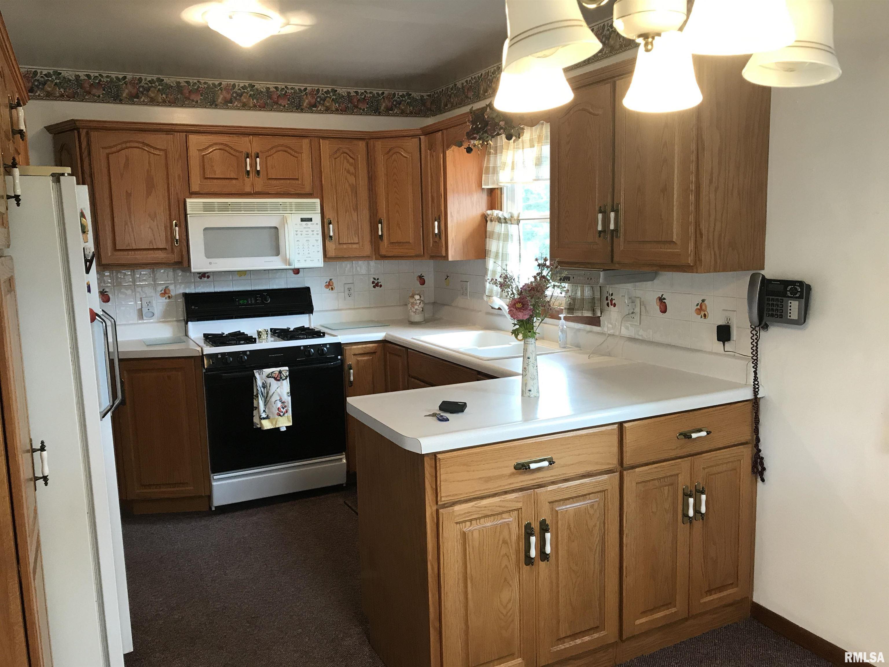 817 Harrison Street Kewanee, IL 61443 - Photo 9 of 29