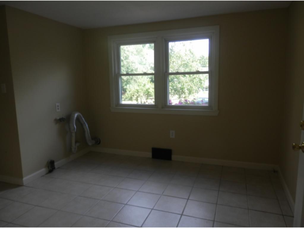 236 Brickett Road Manchester, NH 03109 - Photo 14 of 19