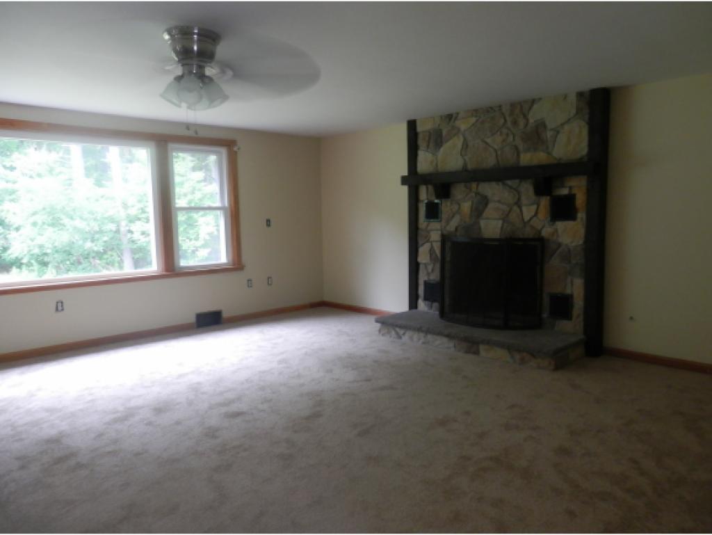 236 Brickett Road Manchester, NH 03109 - Photo 3 of 19