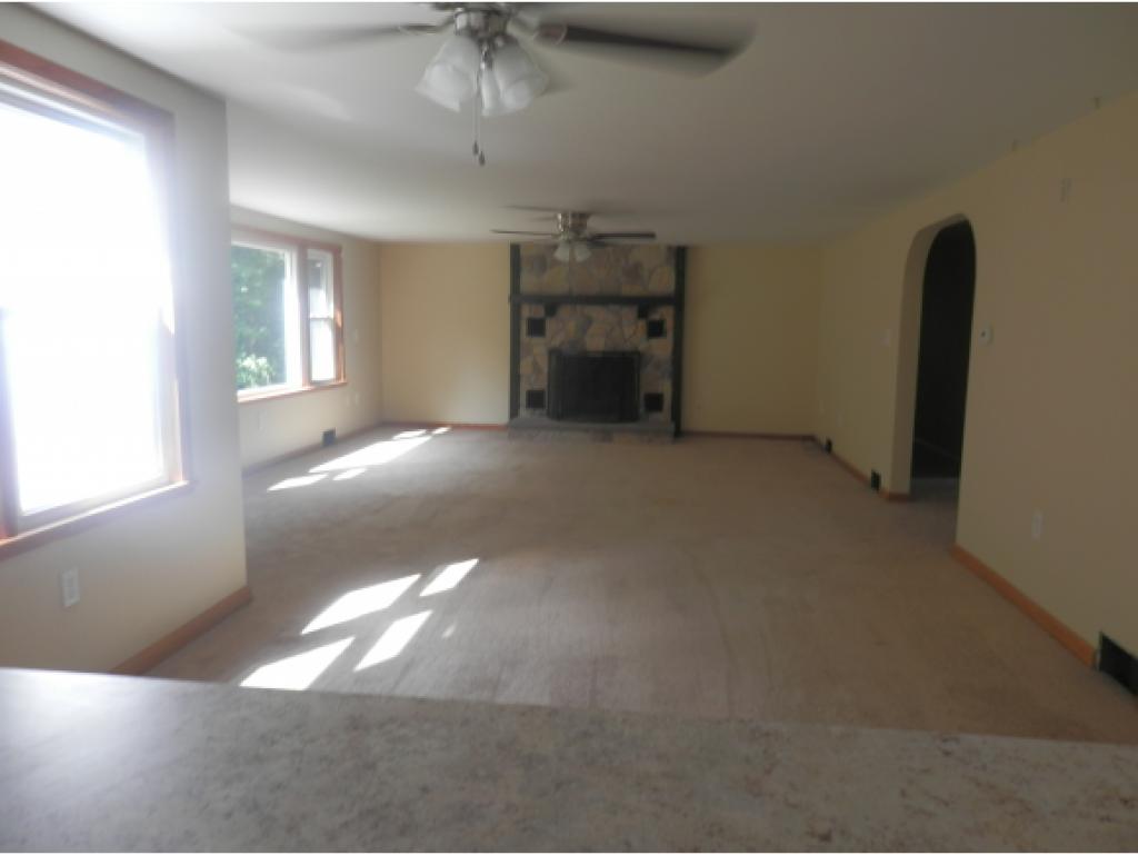 236 Brickett Road Manchester, NH 03109 - Photo 5 of 19