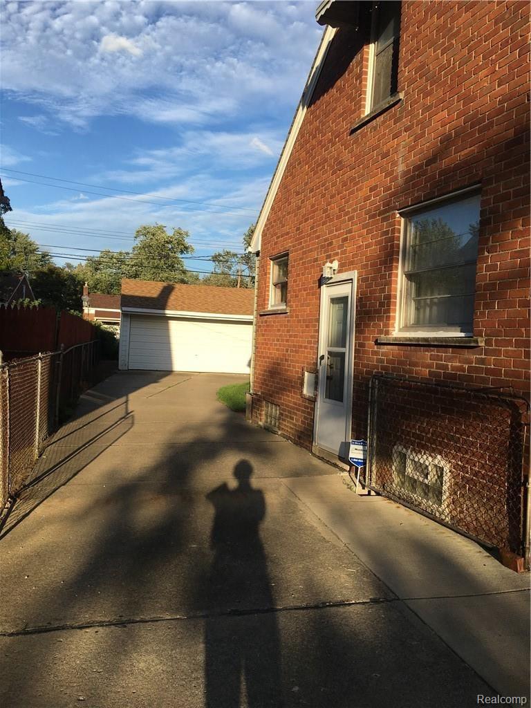 237 Amherst Street Inkster, MI 48141 - Photo 2 of 7 439AEEA0-3670-40A9-BFAE-7C8193F97C5A.jpeg