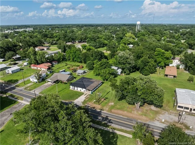 $2,000 | 1613 West Street, Vinton, LA 70668