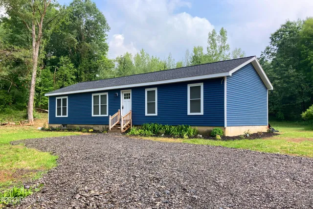 $2,300 | 157 Louden Road, Saratoga Springs, NY 12866