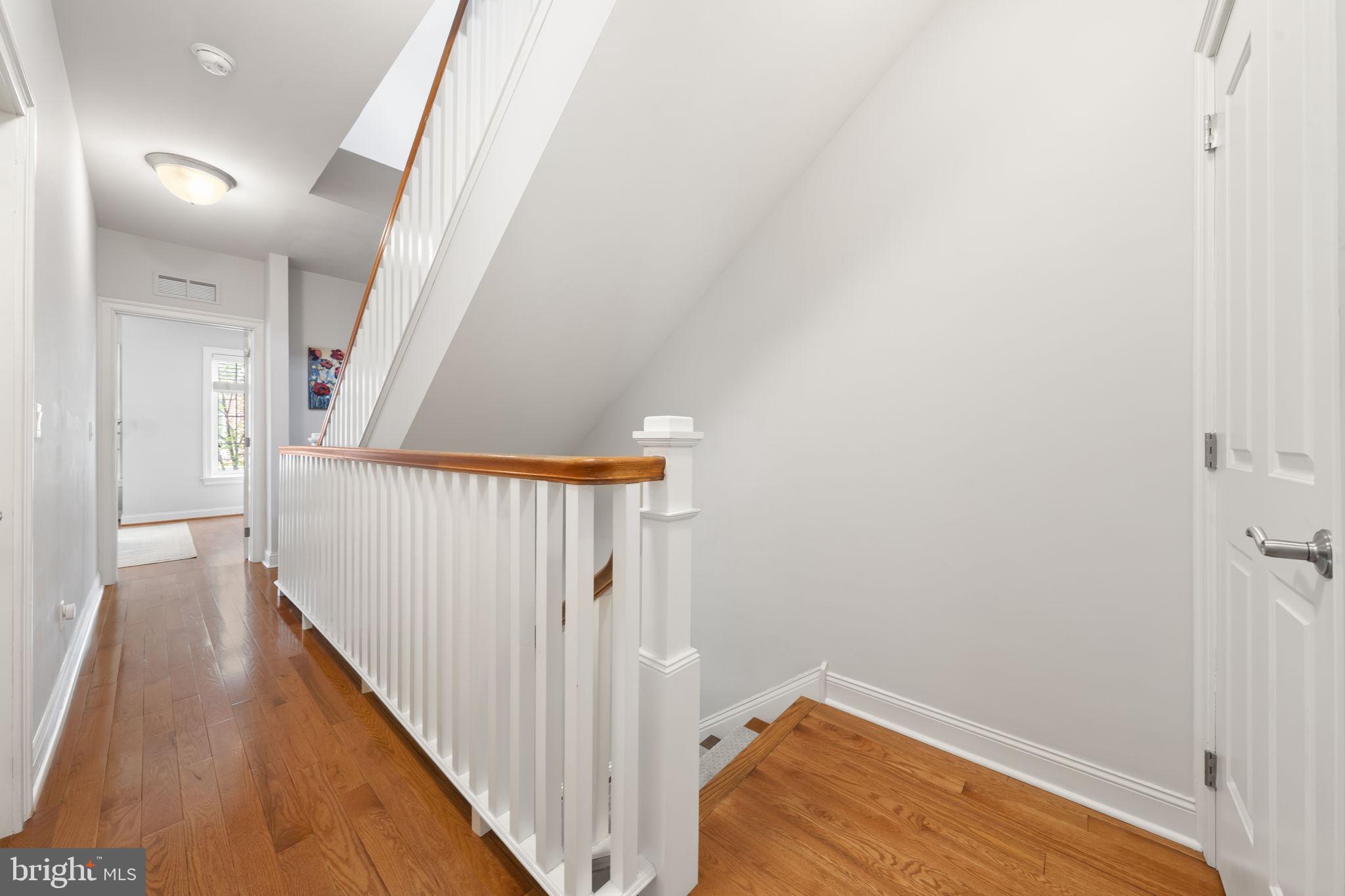 220 Gaskill Street Philadelphia, PA 19147 - Photo 40 of 60 Bright and inviting entryway space.