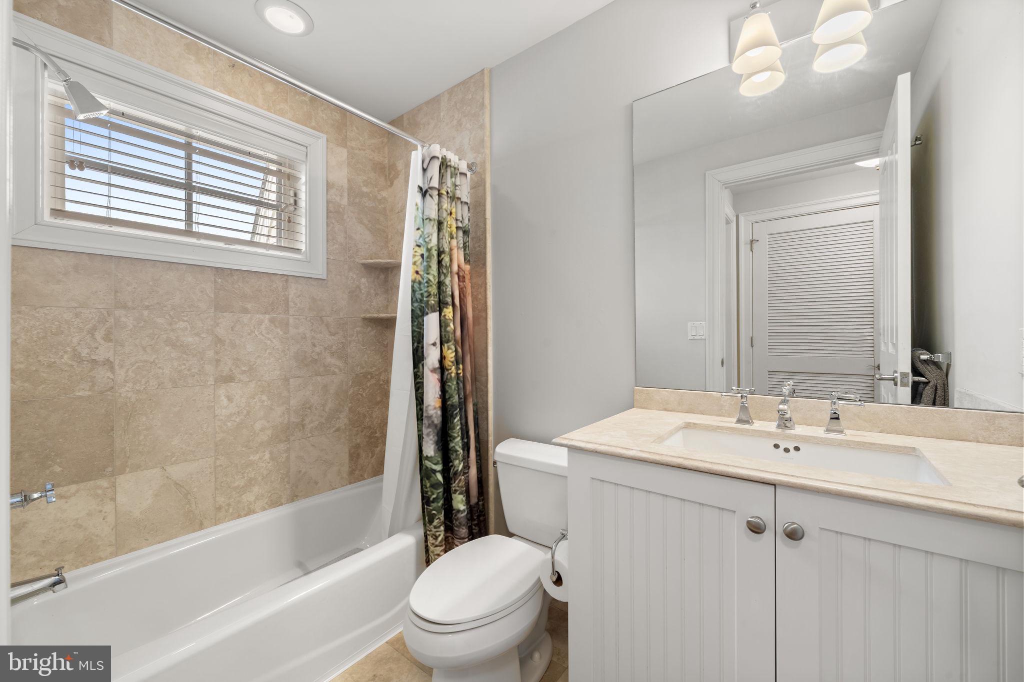 220 Gaskill Street Philadelphia, PA 19147 - Photo 57 of 60 Modern bathroom with elegant finishes.