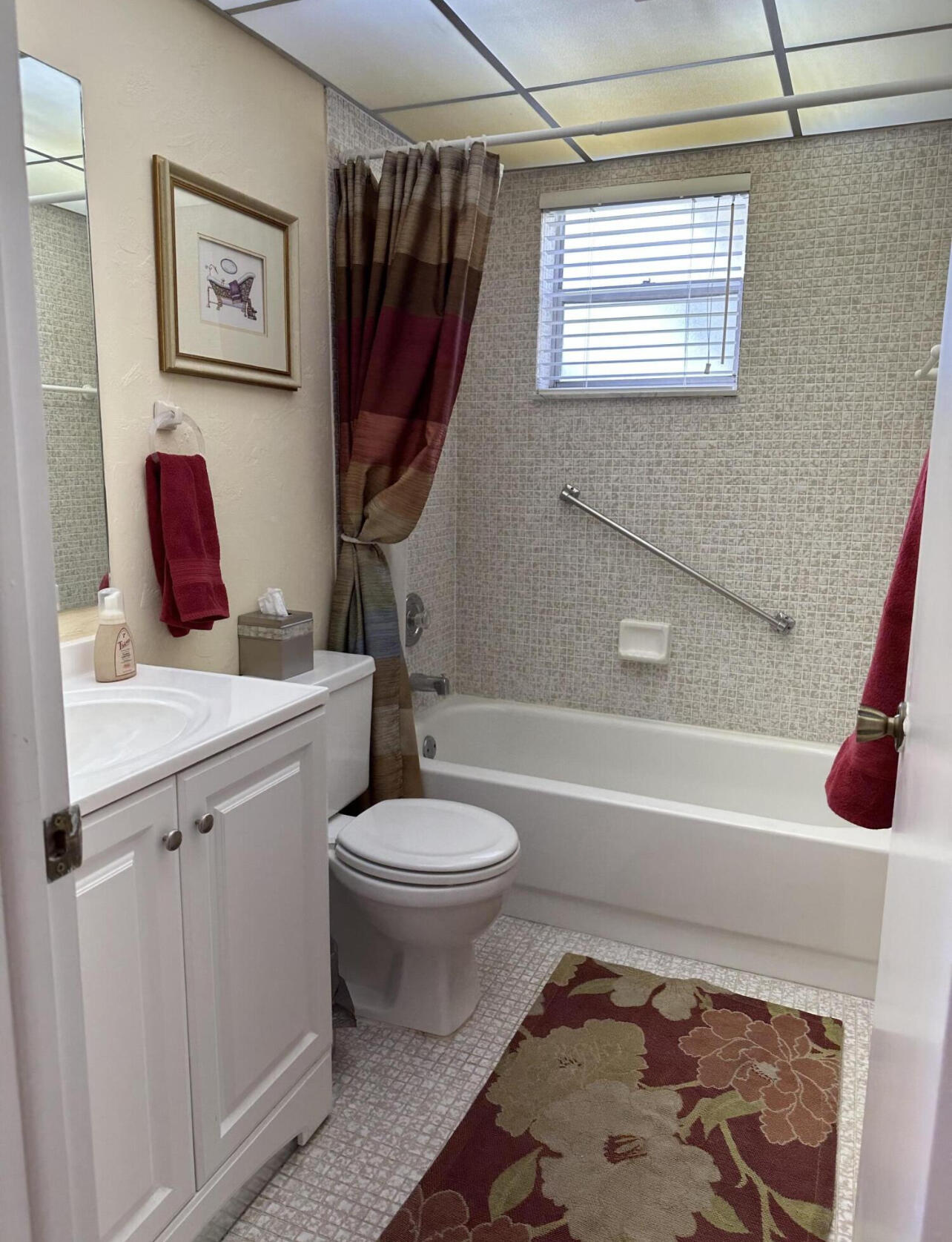 313 Normandy Lane Delray Beach, FL 33484 - Photo 13 of 16 Bathroom 2