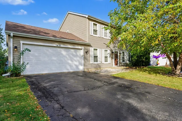 $379,900 | 1410 Misthaven Lane, Elgin, IL 60123