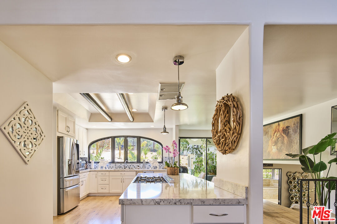 2266 Cold Canyon Road Calabasas, CA 91302 - Photo 12 of 36