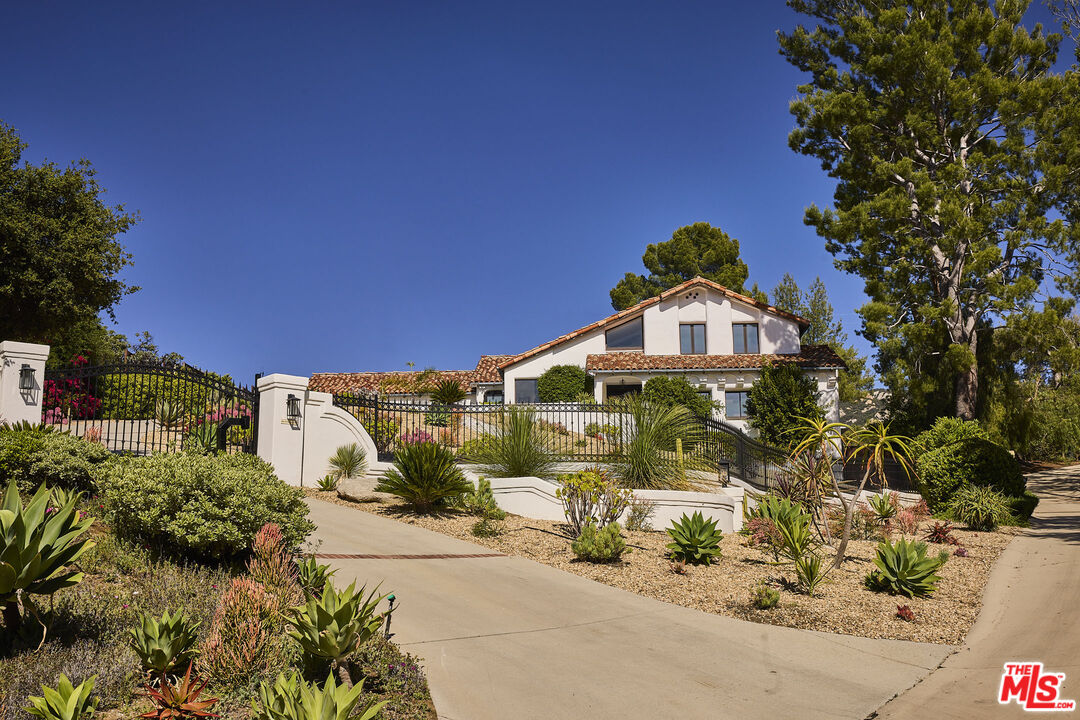 2266 Cold Canyon Road Calabasas, CA 91302 - Photo 2 of 36