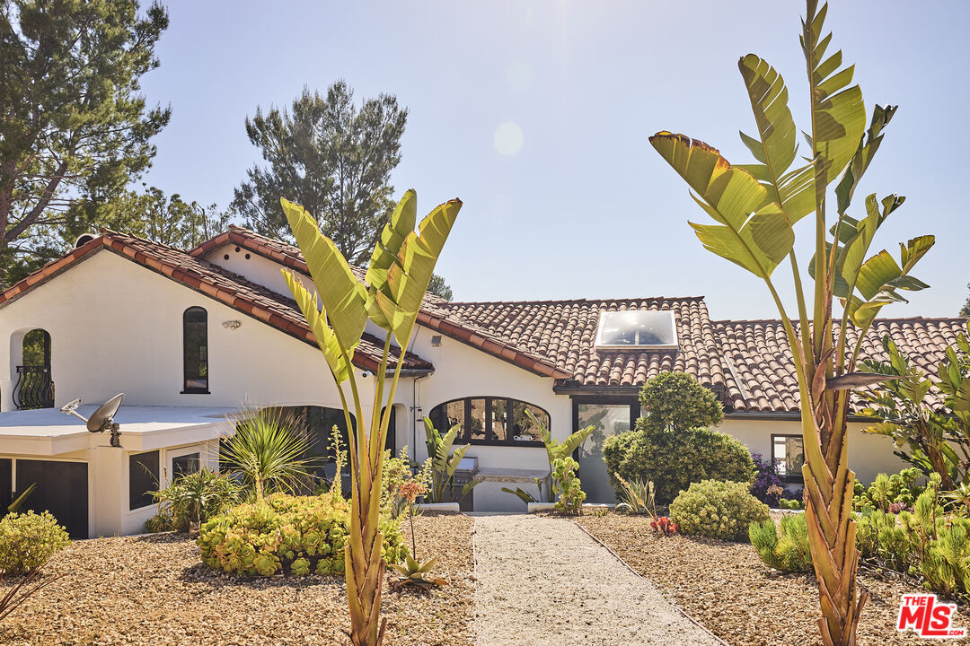2266 Cold Canyon Road Calabasas, CA 91302 - Photo 23 of 36