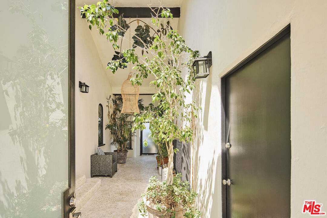 2266 Cold Canyon Road Calabasas, CA 91302 - Photo 31 of 36