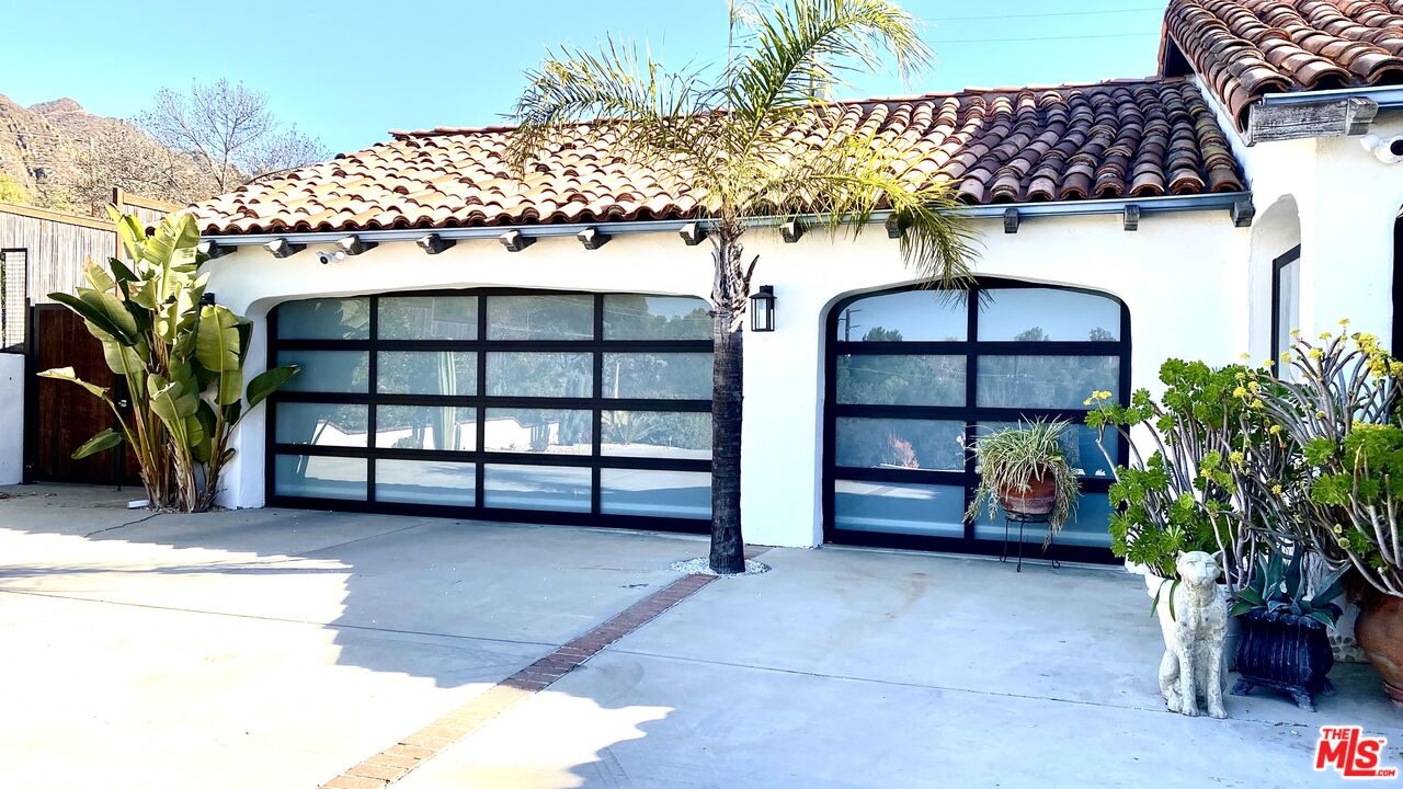 2266 Cold Canyon Road Calabasas, CA 91302 - Photo 4 of 36