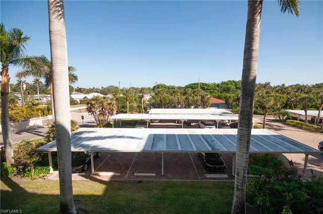 $343,000 | 21 High Point Circle East, Unit 308, Naples, FL 34103