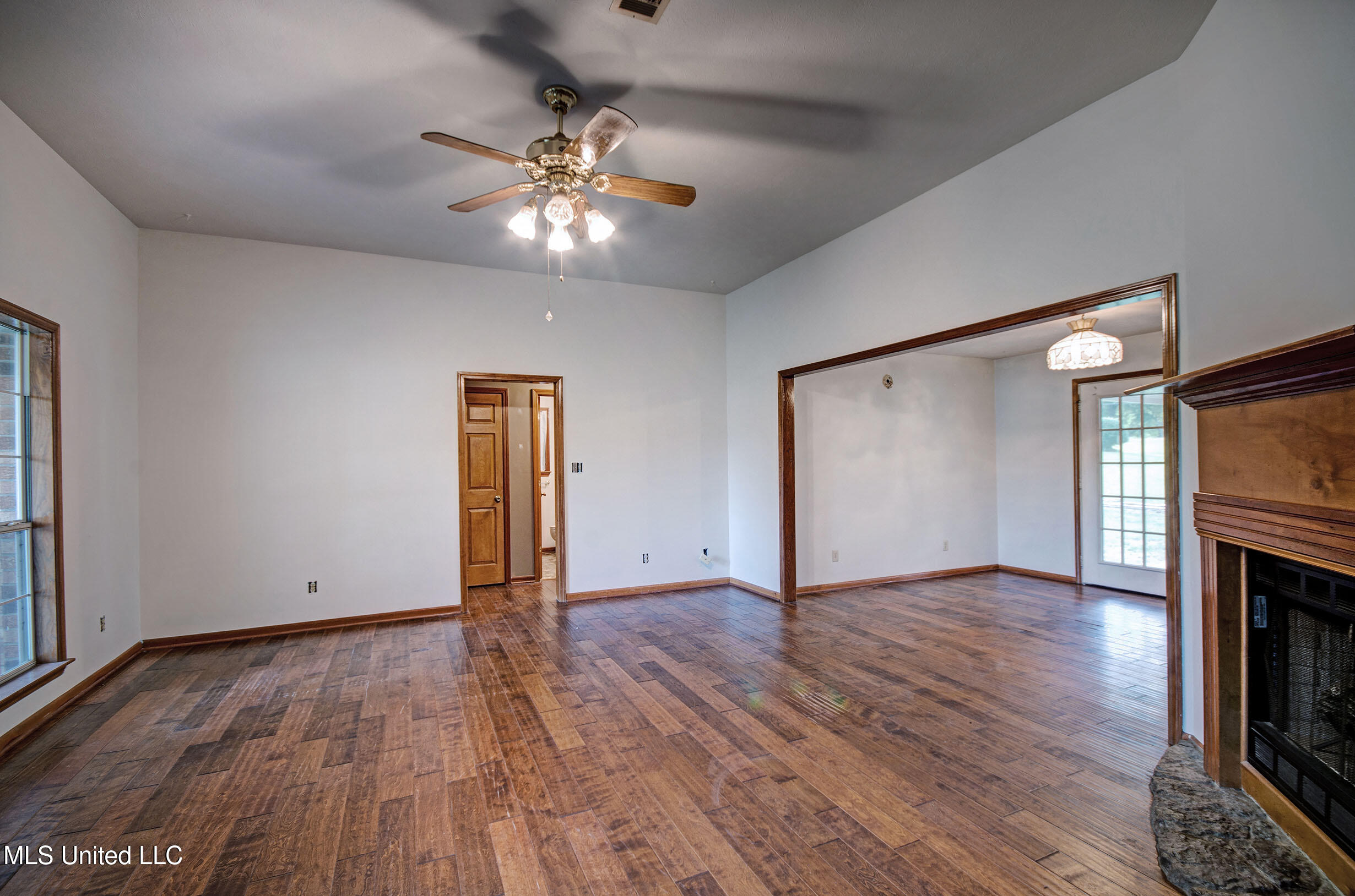 229 Pinehurst Circle Hazlehurst, MS 39083 - Photo 4 of 25 IMGP9574_5_6