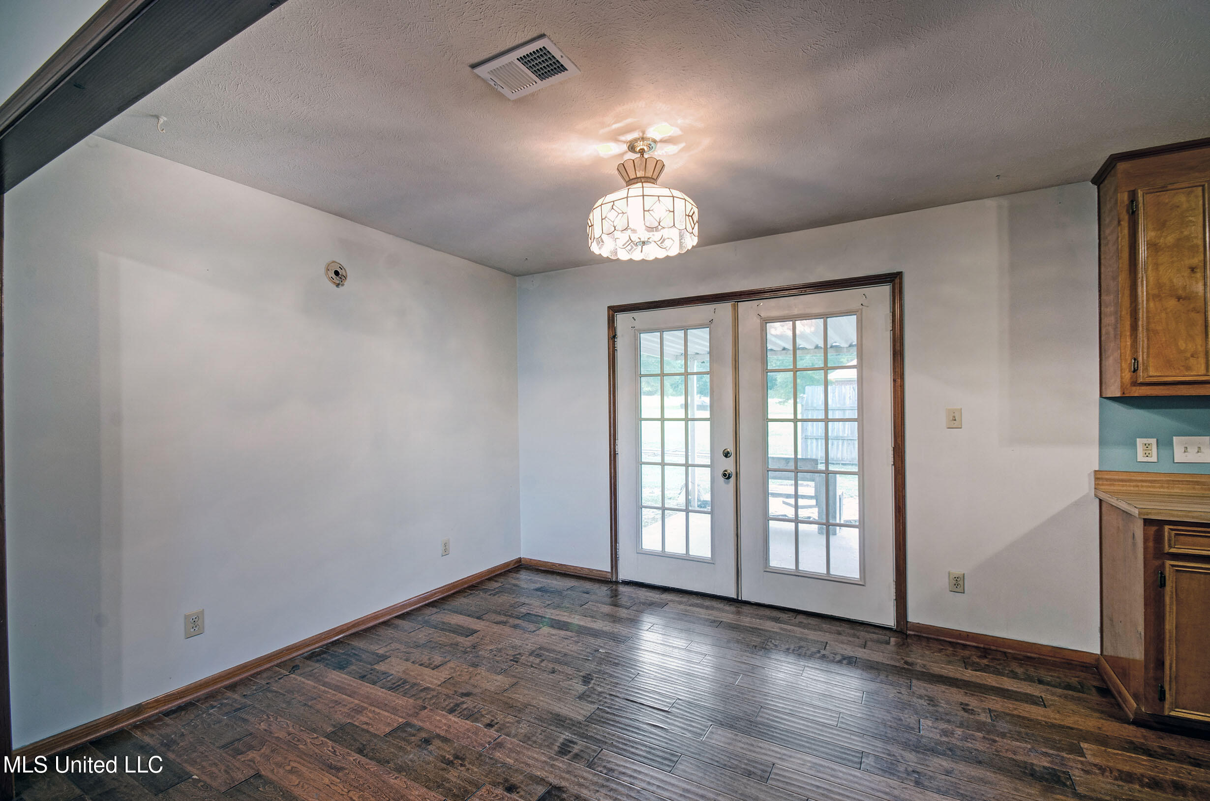 229 Pinehurst Circle Hazlehurst, MS 39083 - Photo 7 of 25 IMGP9586_7_8