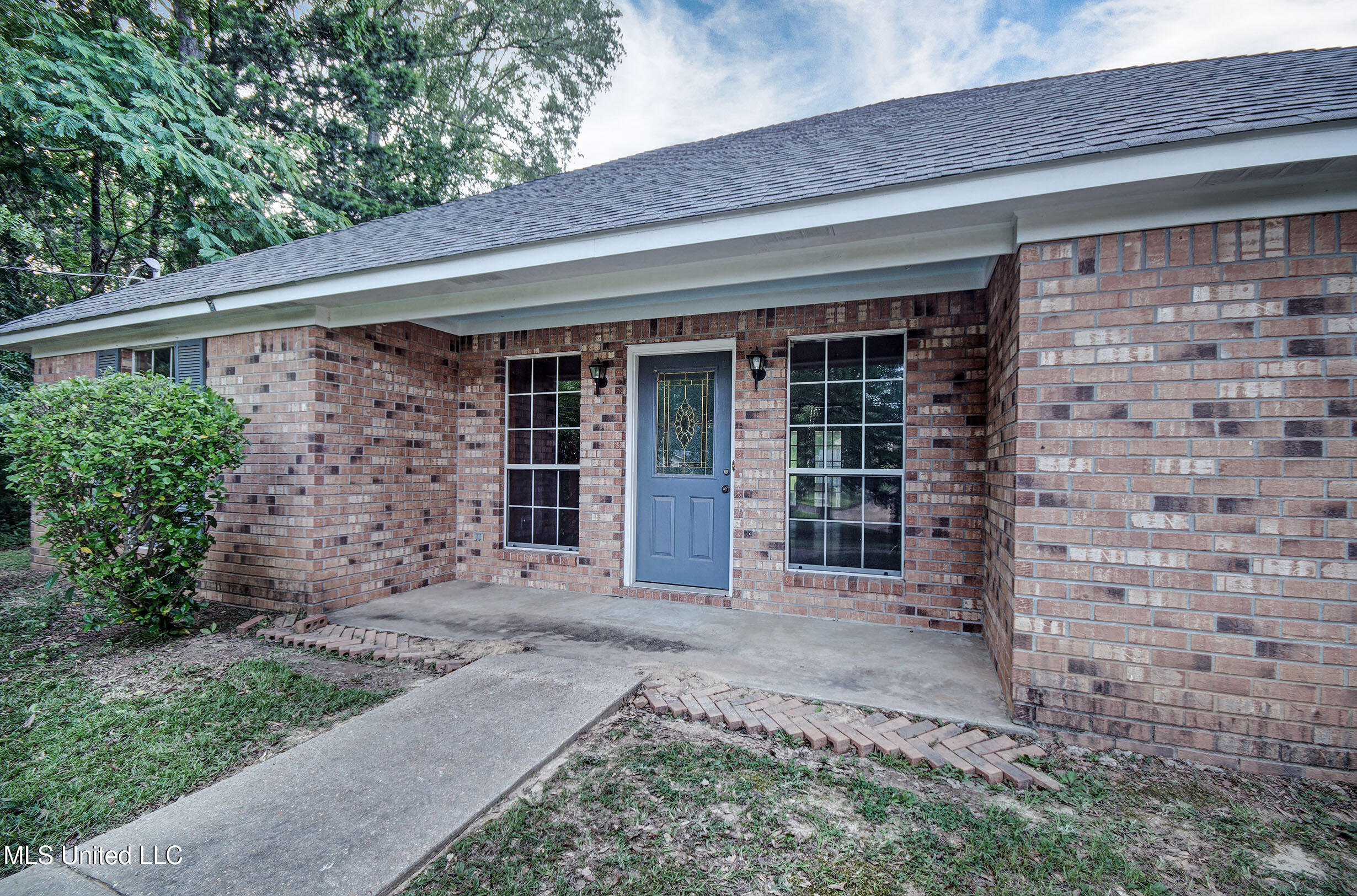229 Pinehurst Circle Hazlehurst, MS 39083 - Photo 9 of 25 IMGP9538_39_40