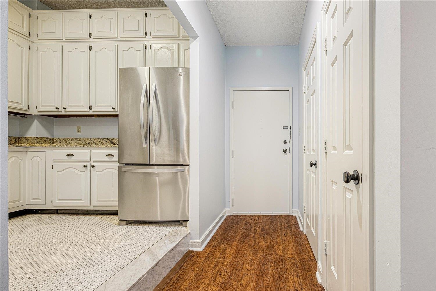 10 North Main Street, Unit 301 Memphis, TN 38103 - Photo 25 of 31 a view of a kitchen with a sink