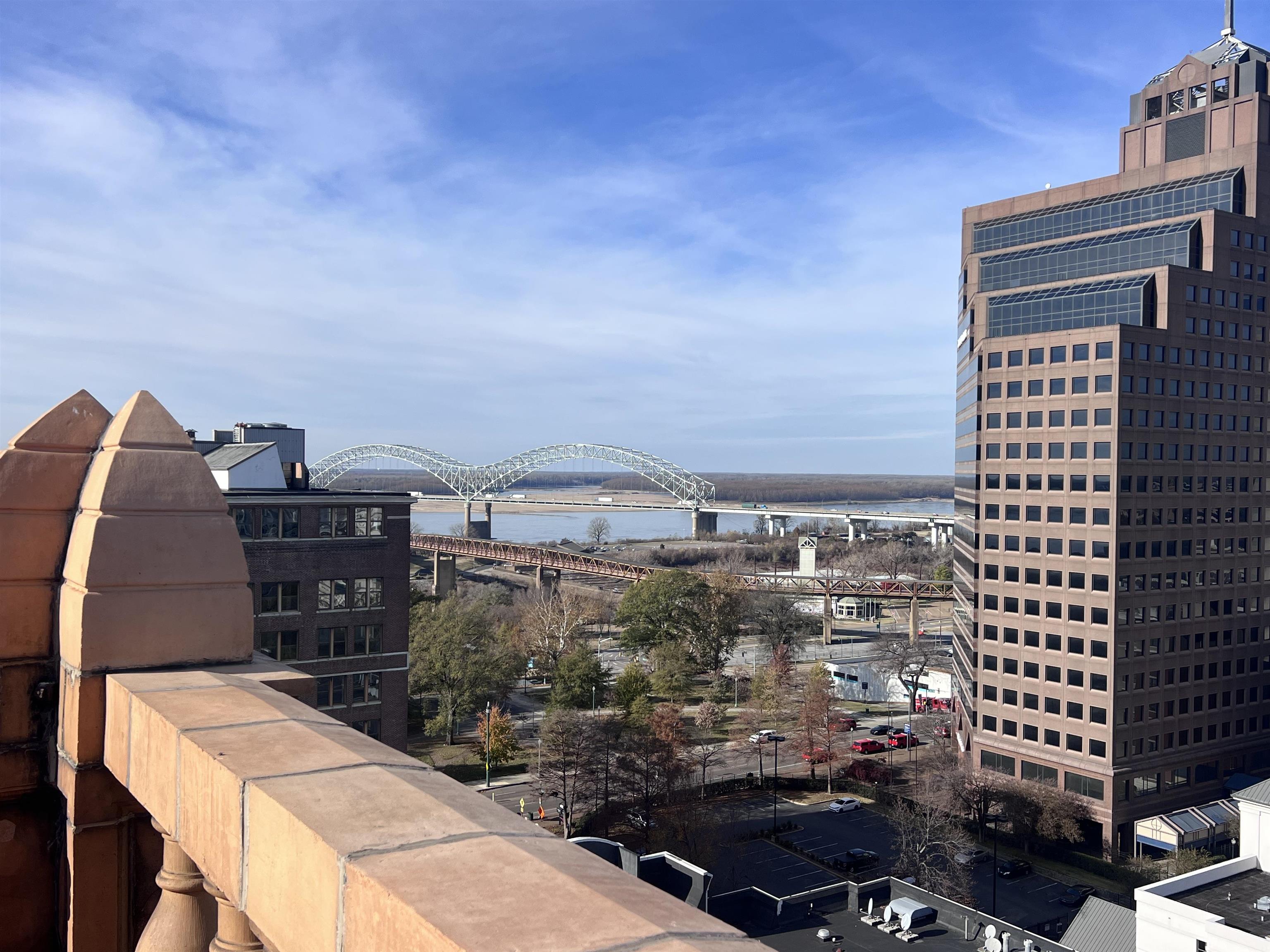 10 North Main Street, Unit 301 Memphis, TN 38103 - Photo 28 of 31 a view of a city