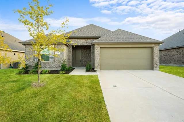 $1,850 | 413 Auburn Forest Drive, Princeton, TX 75407