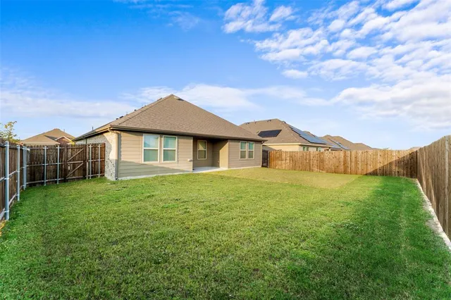 $1,850 | 413 Auburn Forest Drive, Princeton, TX 75407