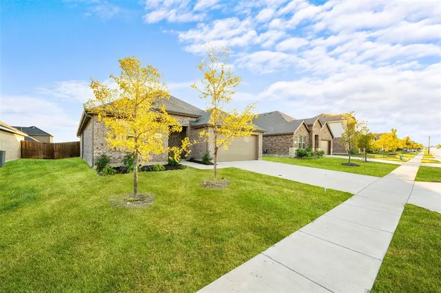 $1,850 | 413 Auburn Forest Drive, Princeton, TX 75407