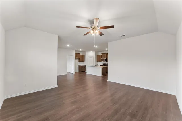 $1,850 | 413 Auburn Forest Drive, Princeton, TX 75407