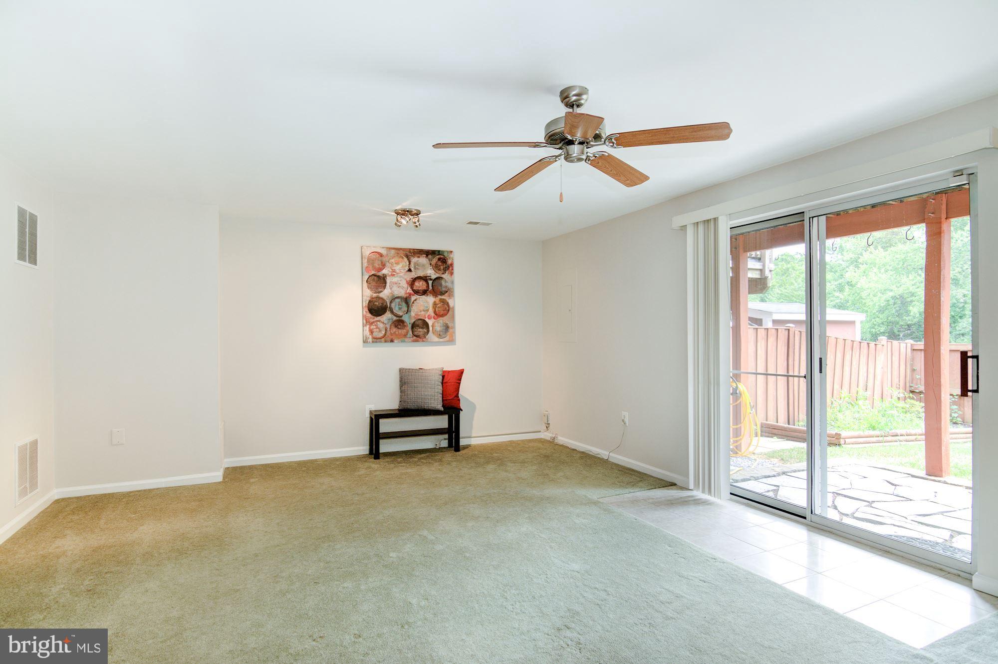 8720 Wadebrook Terrace Springfield, VA 22153 - Photo 20 of 33 Large family room