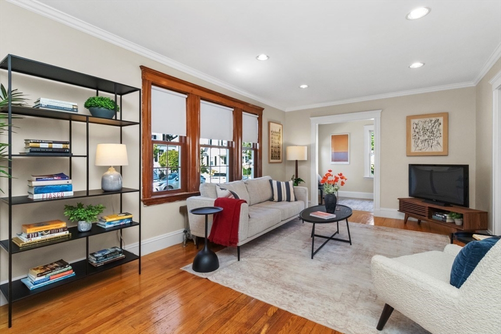 11 Bogandale Road Boston, MA 02132 - Photo 3 of 24