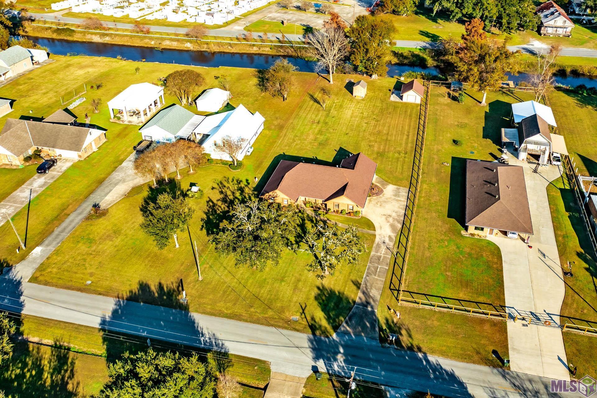 1351 Dr Beatrous Road Theriot, LA 70397 - Photo 4 of 18