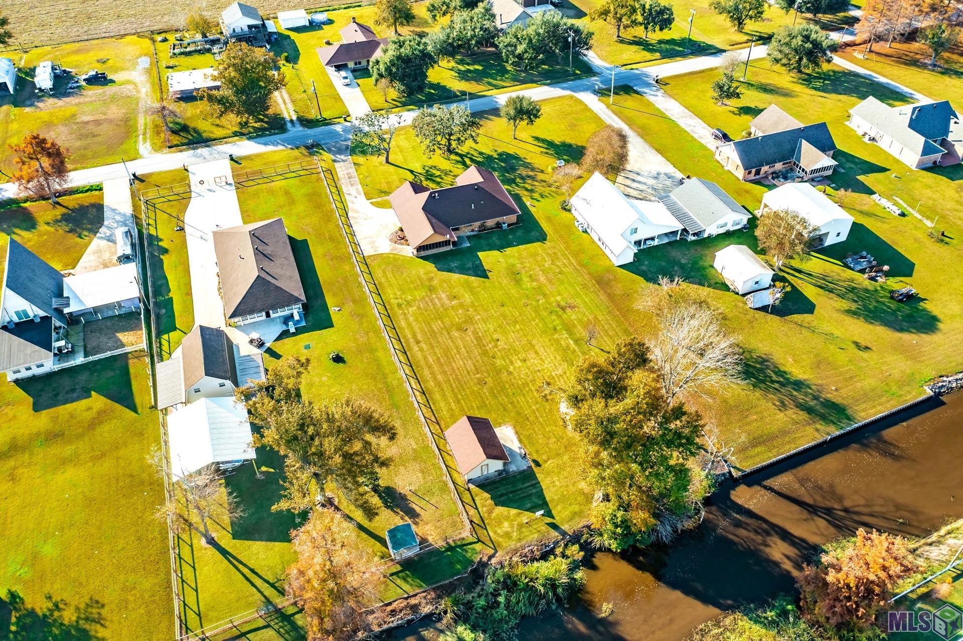 1351 Dr Beatrous Road Theriot, LA 70397 - Photo 5 of 18