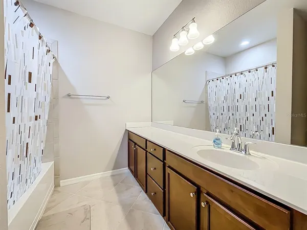 $284,500 | 20149 Lagente Circle, Venice, FL 34293