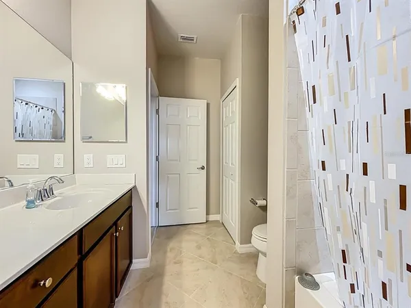 $284,500 | 20149 Lagente Circle, Venice, FL 34293