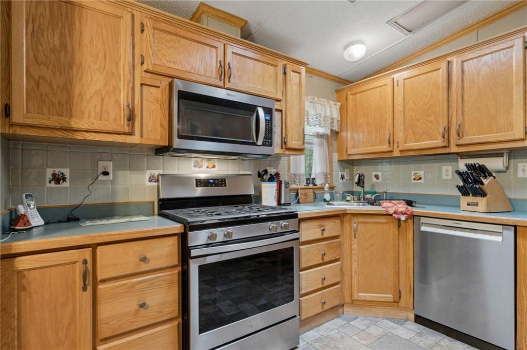 229 Birch Road Acme, PA 15610 - Photo 11 of 39