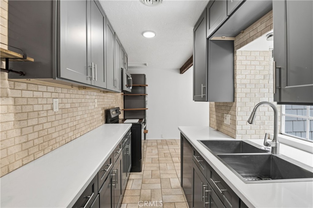 29734 Silverado Canyon Road Silverado, CA 92676 - Photo 4 of 30