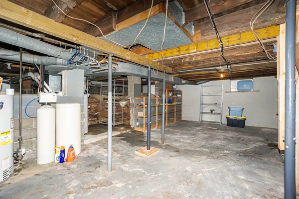 $210,000 | 110 South 2nd Street, Lawrence, MI 49064