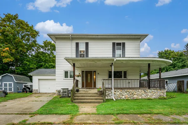 $210,000 | 110 South 2nd Street, Lawrence, MI 49064