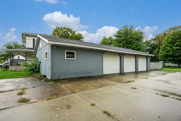 $210,000 | 110 South 2nd Street, Lawrence, MI 49064