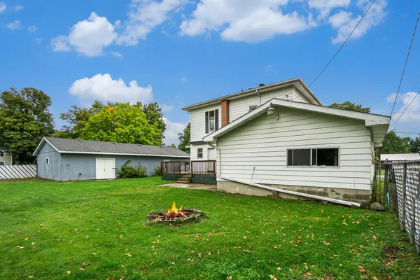 $210,000 | 110 South 2nd Street, Lawrence, MI 49064