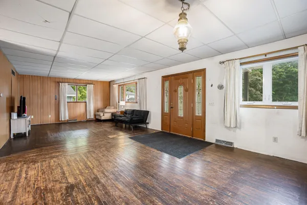 $210,000 | 110 South 2nd Street, Lawrence, MI 49064